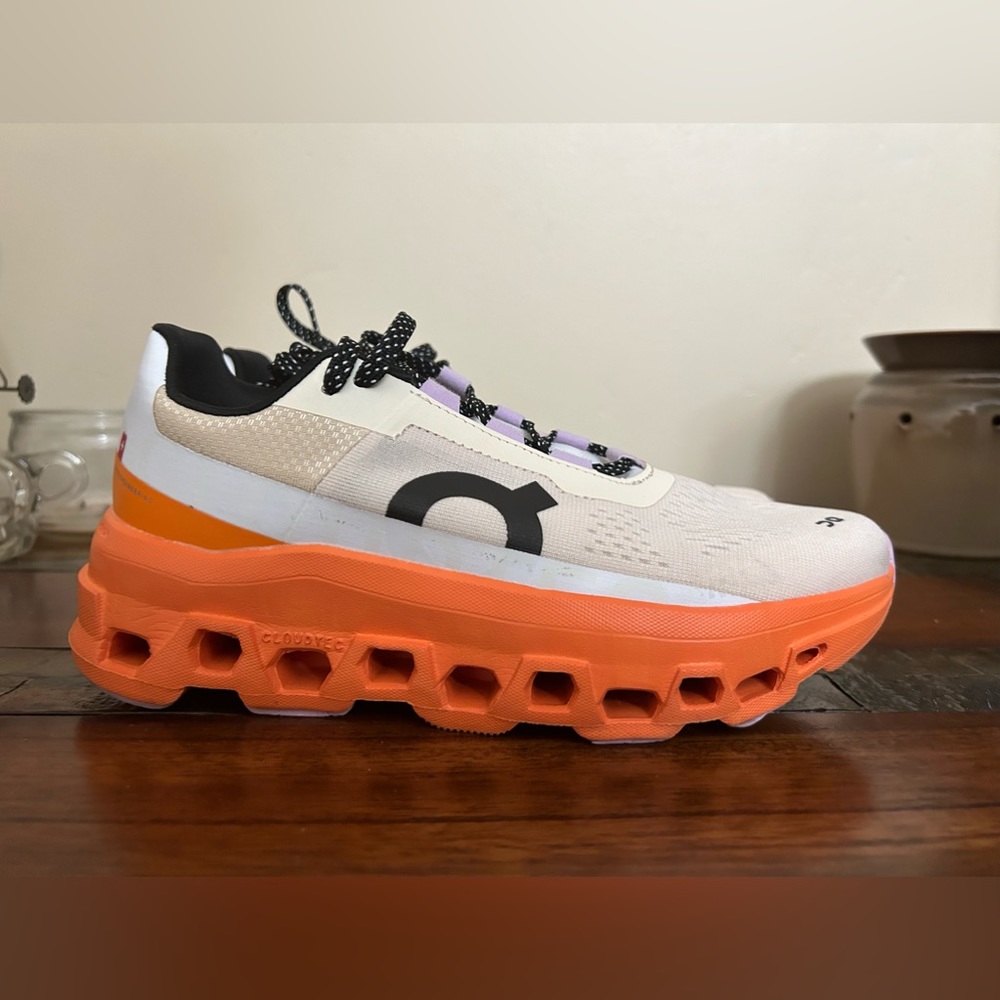 Women’s ON cloudmonster